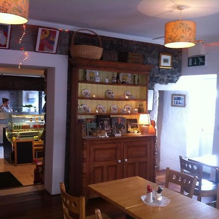 Room 2 Camp Street B&B & Self Catering Оугтерард Екстериор снимка