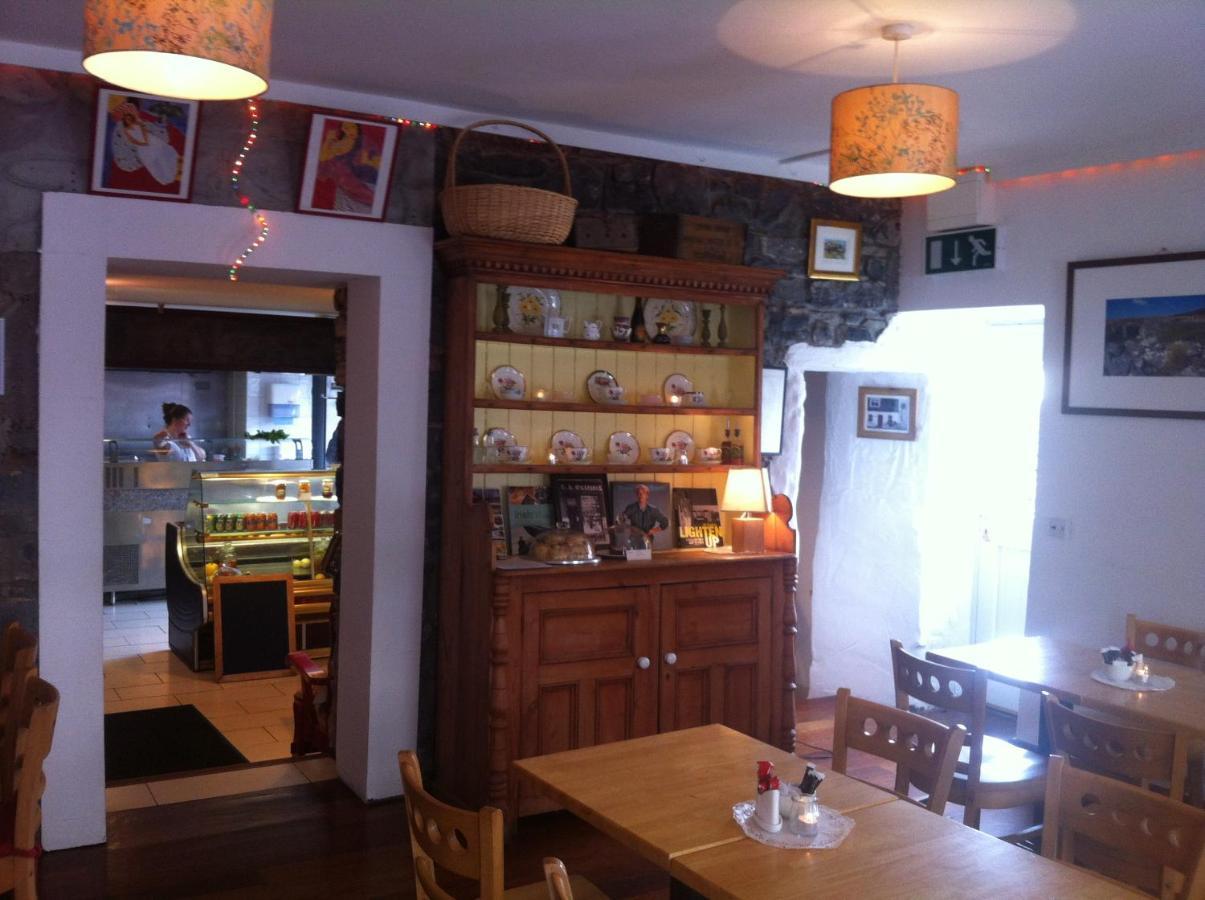 Room 2 Camp Street B&B & Self Catering Оугтерард Екстериор снимка