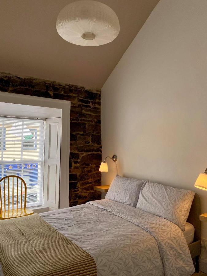 Room 2 Camp Street B&B & Self Catering Оугтерард Екстериор снимка