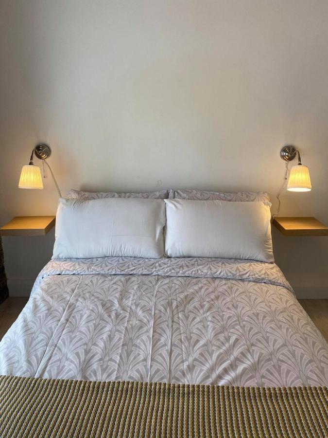 Room 2 Camp Street B&B & Self Catering Оугтерард Екстериор снимка
