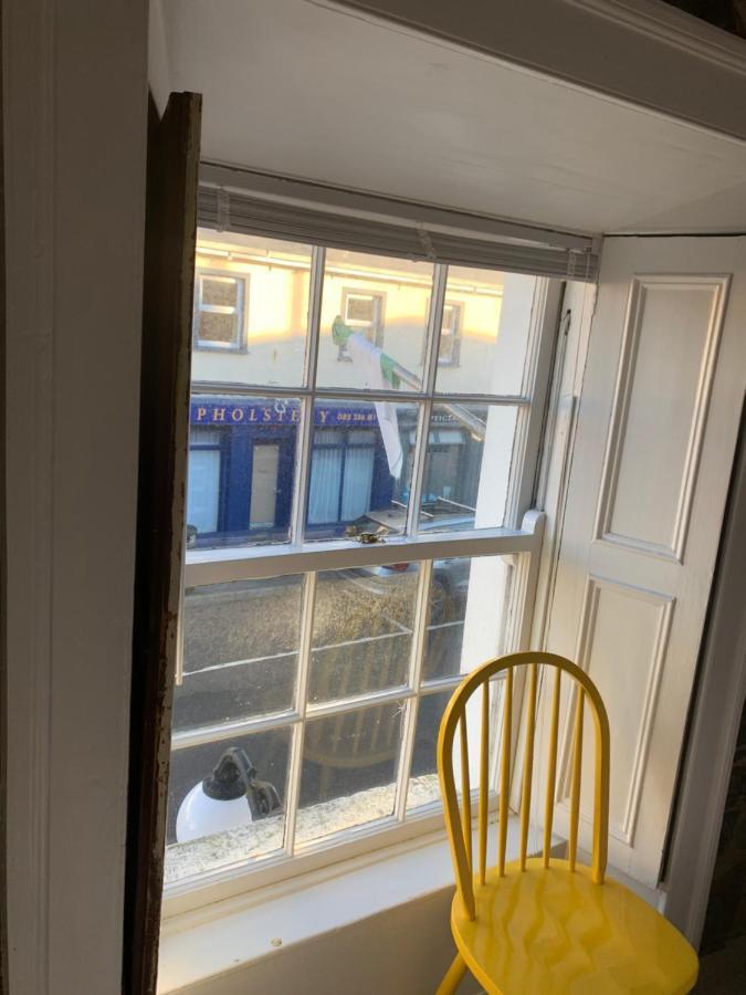 Room 2 Camp Street B&B & Self Catering Оугтерард Екстериор снимка